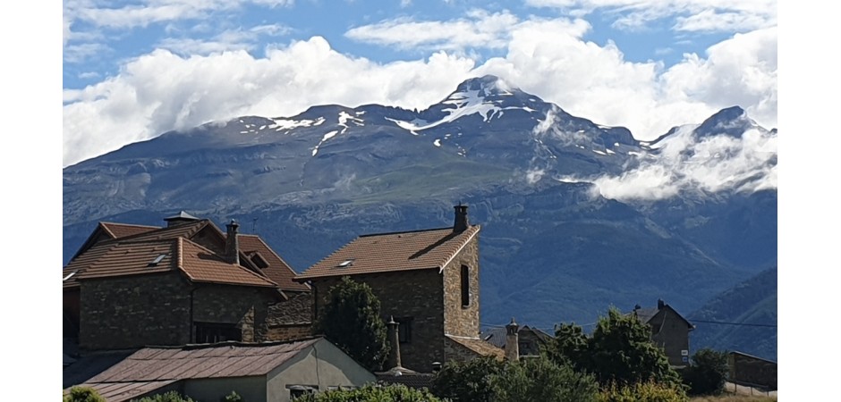 Jaca, Pirineo Aragones, Naturaleza, Románico, Gastronomia