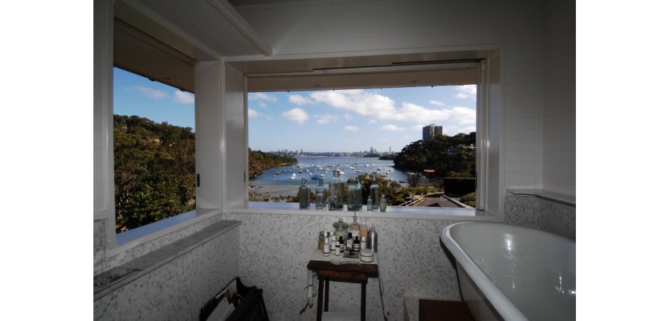 Luxury Sydney harbourside home with spectacular views, great location