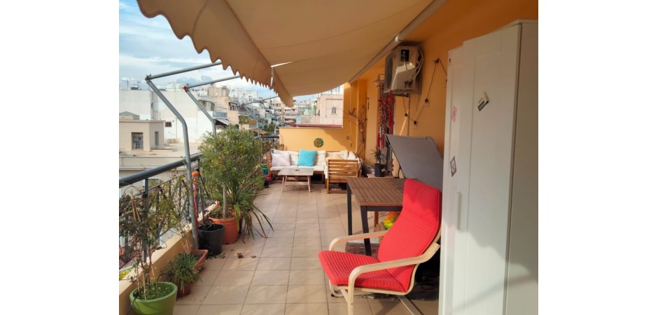 Cozy appartment in the center of Athens with huge terrace