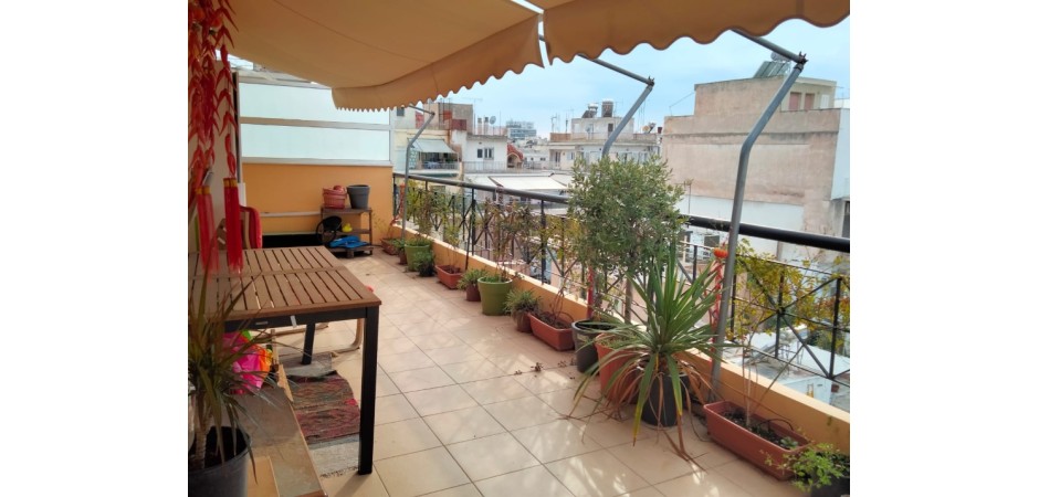 Cozy appartment in the center of Athens with huge terrace