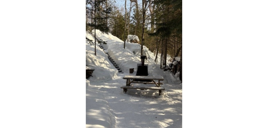 Appartement à Montréal et chalet au bord d'un lac