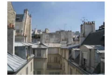 Appartement très calme dans un quartier très vivant, au coeur de Paris