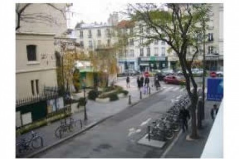 Bachelor 27 m2, nicely decorated - Paris