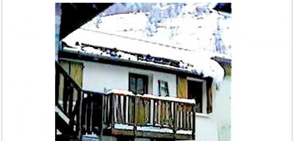 3 bedroom chalet free WiFi smart flat screen TV all ensuites in bedrooms 