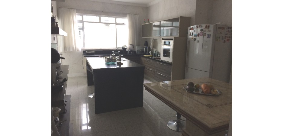 Lindo e amplo apartamento em Copacabana duas quadras da praia!