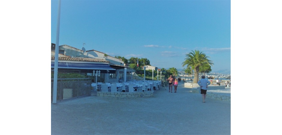 Studio de 21m2 à Villeneuve Loubet, vue sur la mer