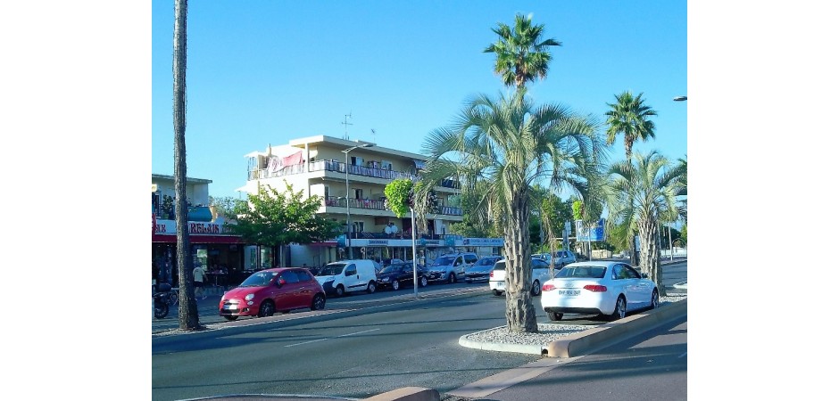 Studio de 21m2 à Villeneuve Loubet, vue sur la mer