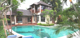 Exotic Villa, 4 Bedr/4 Bath Refined Garden and Pool