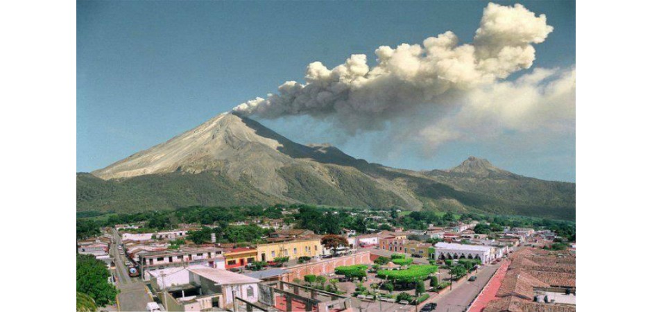 Conoce una ciudad con un volcán activo a 45 minutos de la playa y en un entorno de vegetación exuberante.