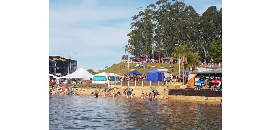 Casa sobre Rio Parana, zona agreste.