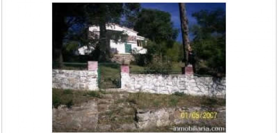 Es un hermoso Chalet de dos plantas...