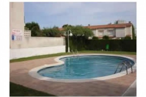 Apartamento junto a piscina con amp...