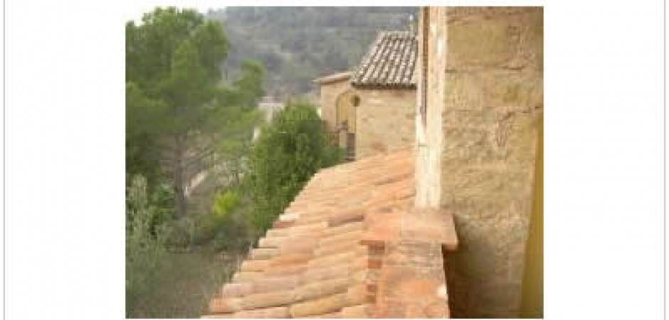 Casa de piedra en pueblo de Barcelona