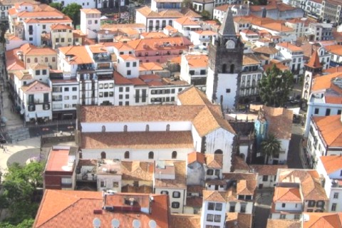 Apartment located on the beautiful sea view of Funchal