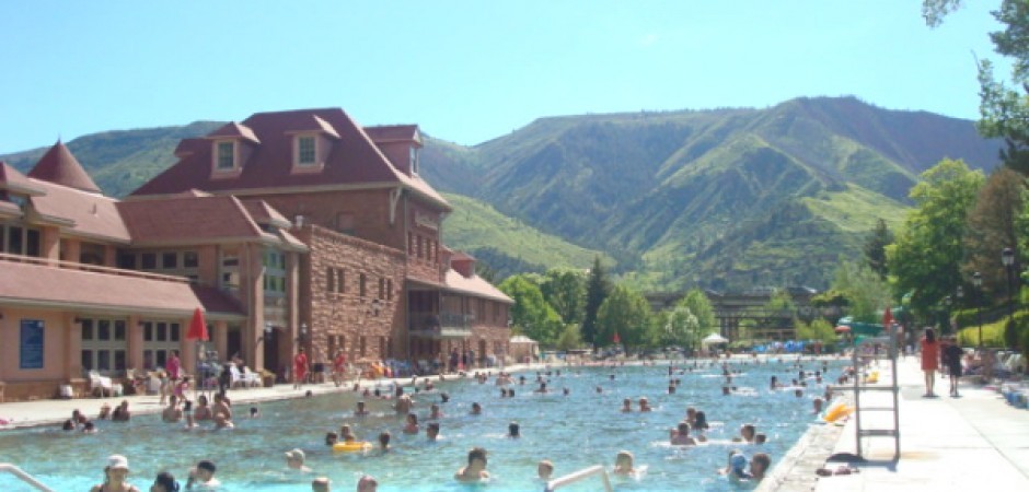 GLENWOOD SPRINGS CONDO CLOSE TO ASPEN, COLORADO