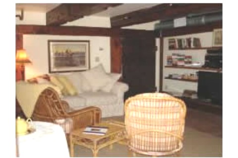 Luxurious suite in historic barn. 3...