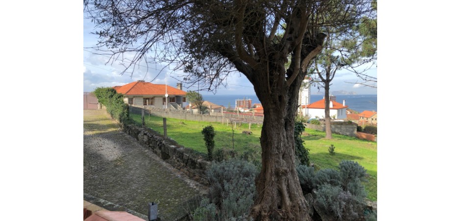 CASA DE ESTILO RÚSTICO CON PISCINA EN BAREDO