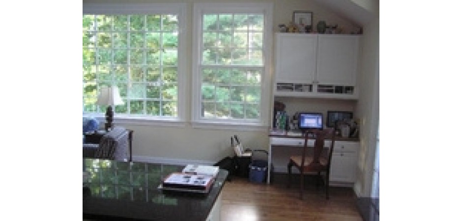 Warm 4 bed home w/ heated pool and hottub minutes from Washington DC