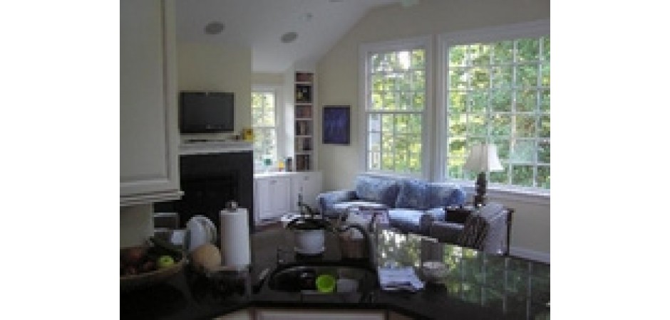 Warm 4 bed home w/ heated pool and hottub minutes from Washington DC