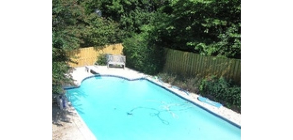 Warm 4 bed home w/ heated pool and hottub minutes from Washington DC