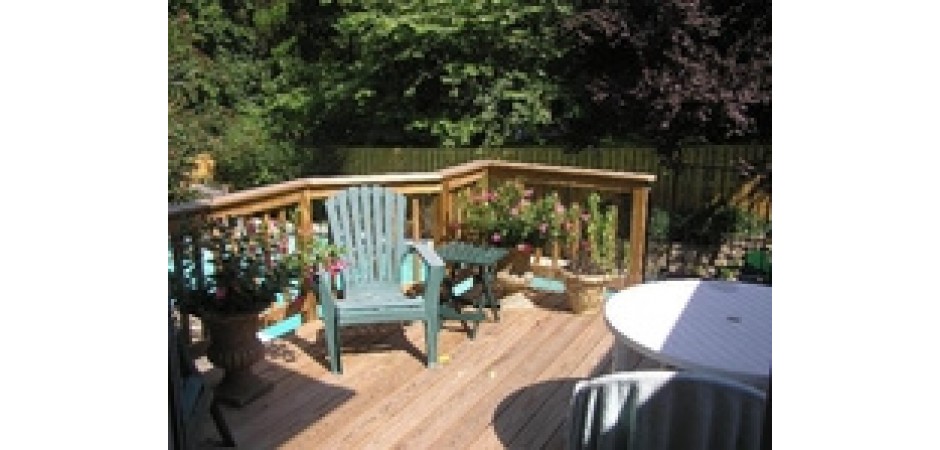 Warm 4 bed home w/ heated pool and hottub minutes from Washington DC