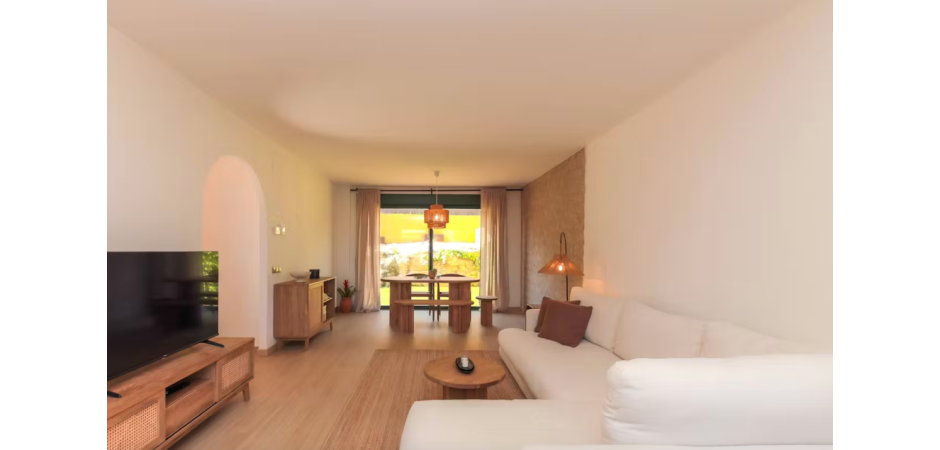 Peaceful and sunny Tamarit home 10mins to beach and forest