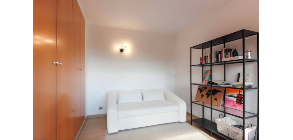 Peaceful and sunny Tamarit home 10mins to beach and forest
