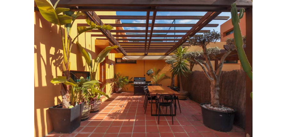 Peaceful and sunny Tamarit home 10mins to beach and forest