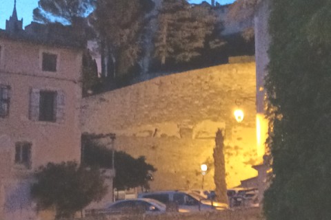 Maison de village au coeur d'un village provençal