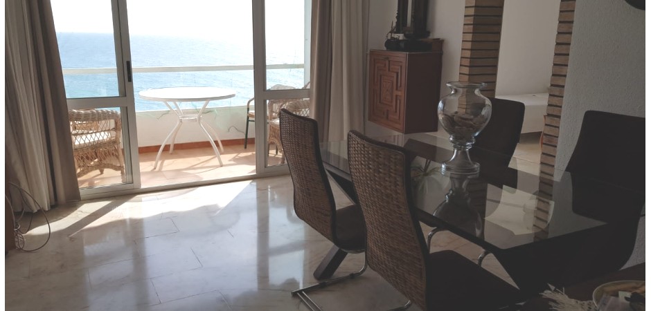 PISO LUJO PRIMERA LINEA DE PLAYA