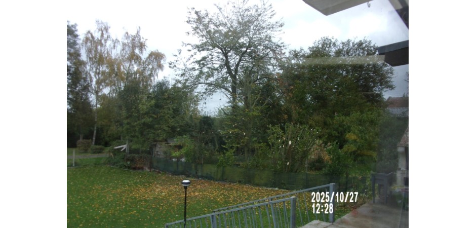 Maison sur 1000m², avec robot de tonte.