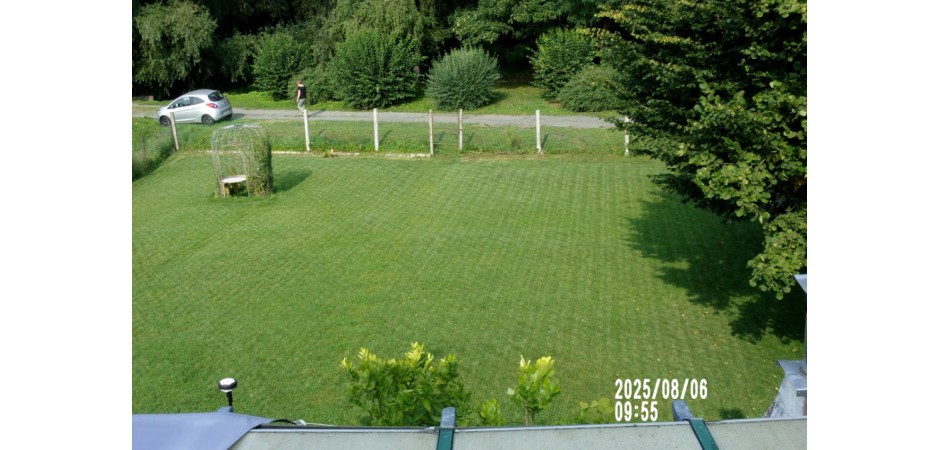 Maison sur 1000m², avec robot de tonte.