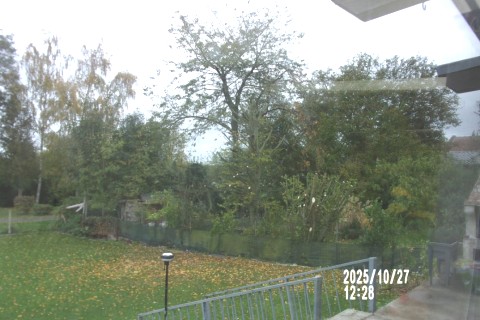 Maison sur 1000m², avec robot de tonte.