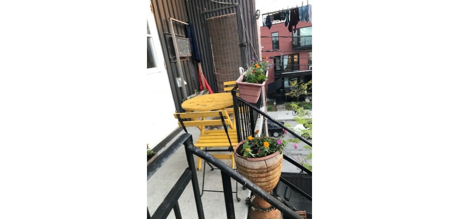 Appartement à Montréal et chalet au bord d'un lac