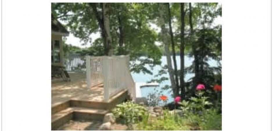 Beautiful clean lakefront home dire...