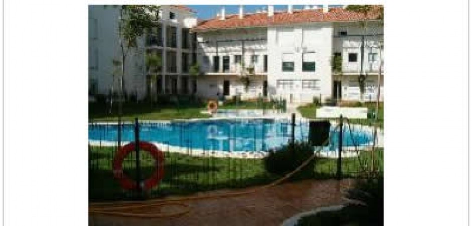 ATICO CON SOLARIUM JUNTO AL MAR EN RESORT DE LUJO EN LA COSTA DE LA LUZ.