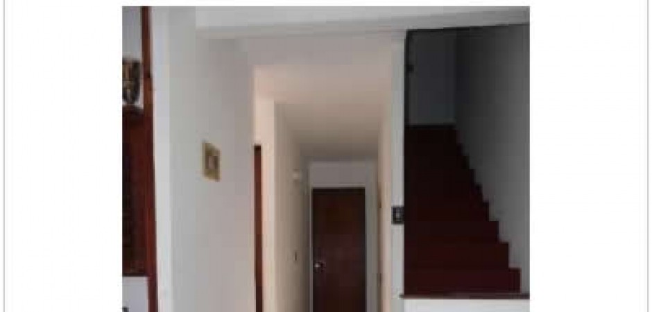 La casa esta dentro de una quinta e...