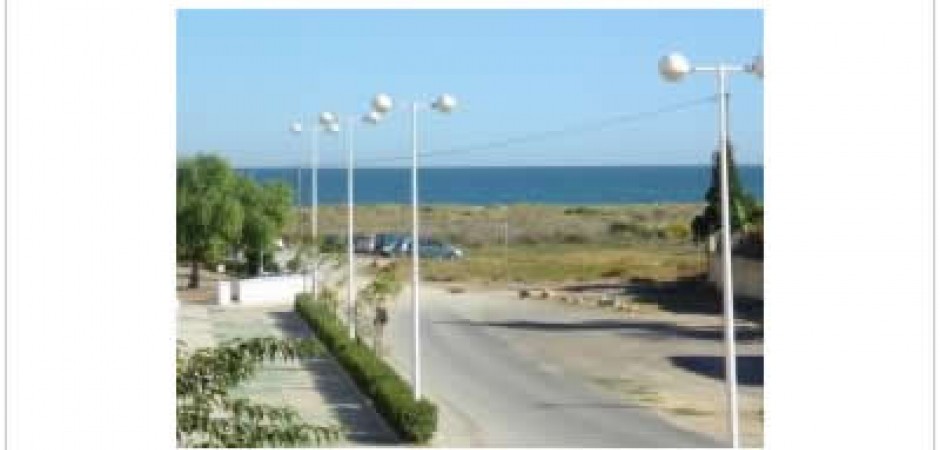 Chatet adosado en urbanización nueva junto a la playa de Almardá.