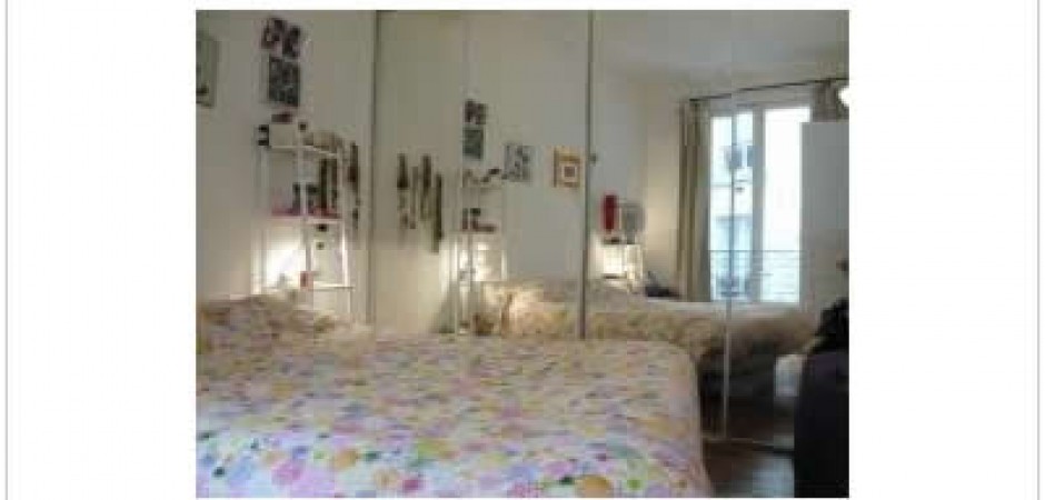 One bedroom with a 2 person bed - Paris