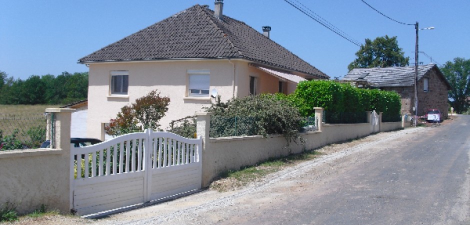  Maison avec piscine chauffée : Corrèze proche du Lot et de la Dordogne