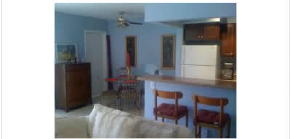 One bedroom unit in a small buildin...