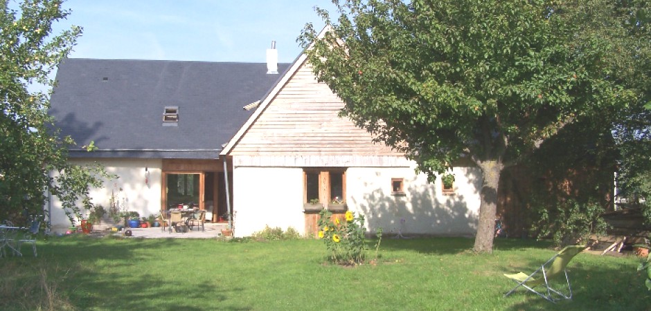 Maison écologique au coeur d'un grand verger