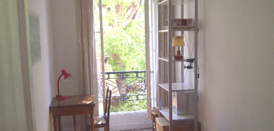 This is a charming 3 bedroom apartment - Paris