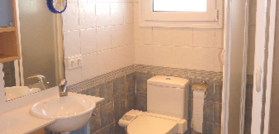 Apartamento en la playa con piscina, gimnasio, jacuzzi, paddel, piscina cubierta...