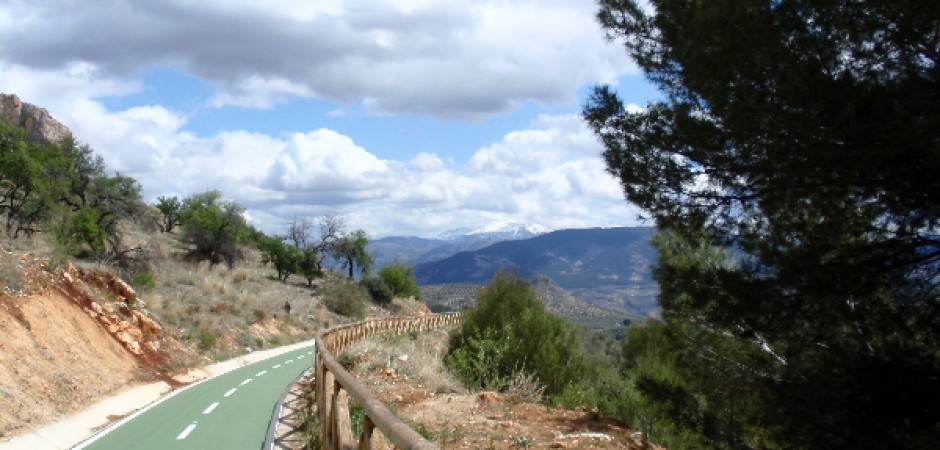 Chalet adosado en urbanización privada. 